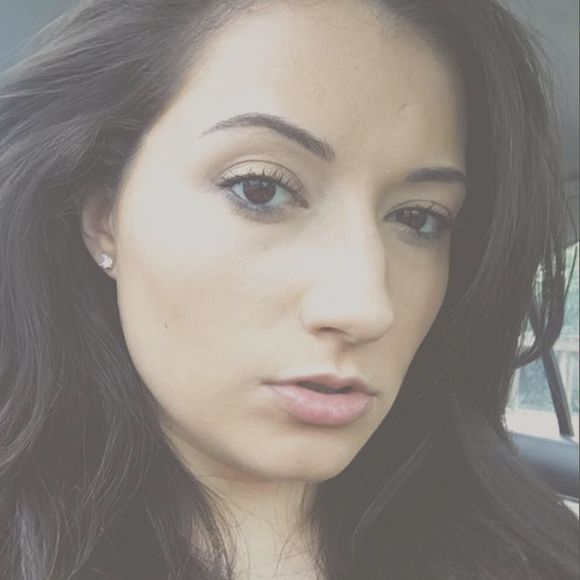 Meet your Posher, Melissa - Picture 1 of 1