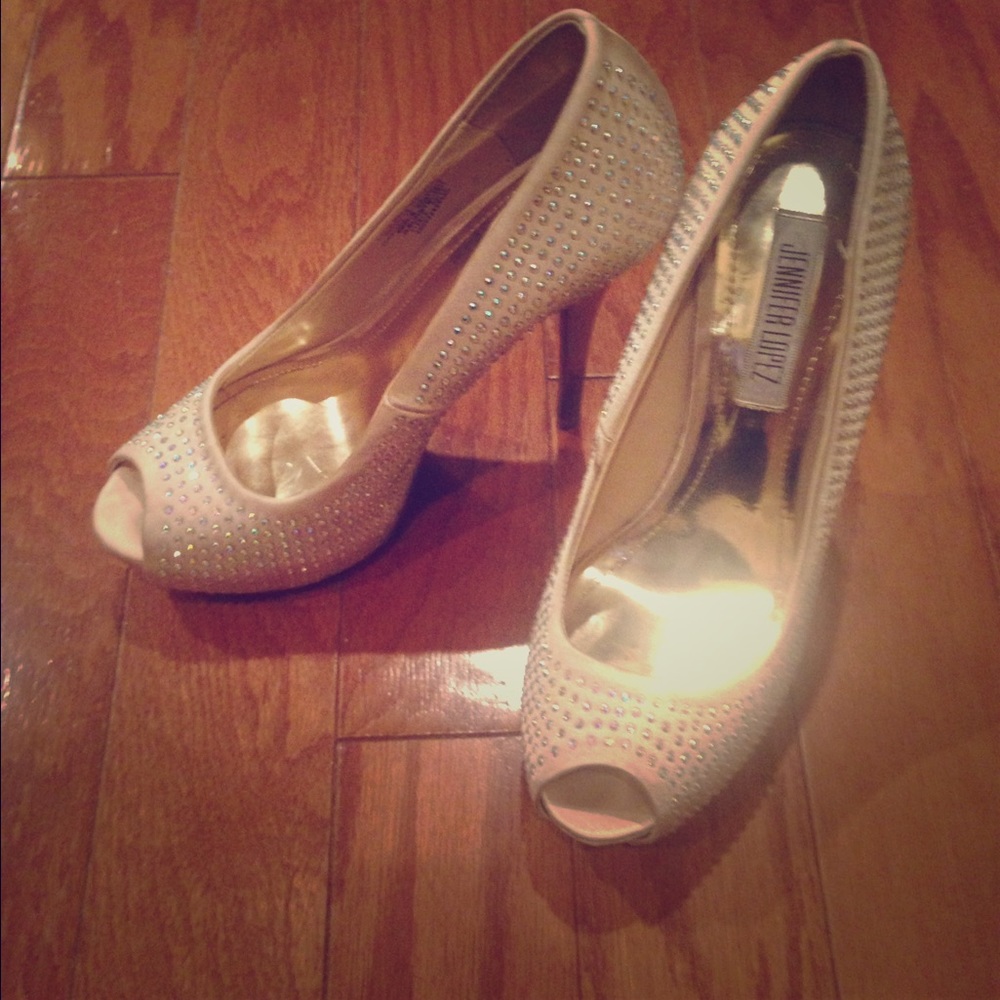 Jennifer Lopez Studded Beige Pumps