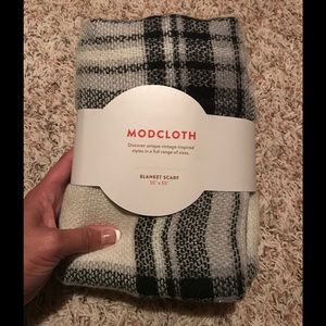 NEW Modcloth Blanket Scarf Black, Gray, White