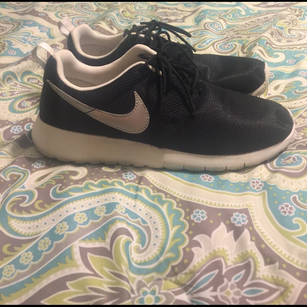 Nike Roshe Sneakers