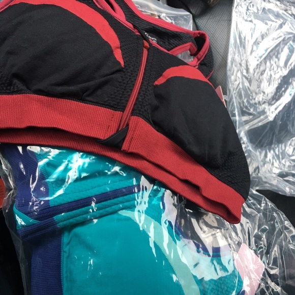 Zipper Sport Bra👀$18 - Picture 2 of 4