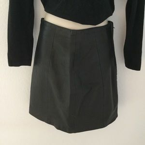 Wilsons Leather black leather skirt, size 6
