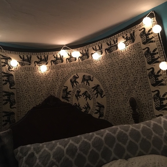 Tan and black elephant wall tapestry - Picture 3 of 3