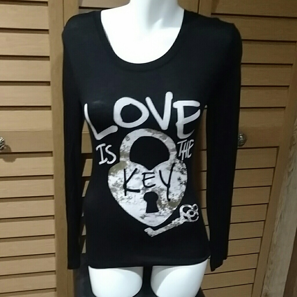 NWOT/JENNA OUTFITTERS SHIRT