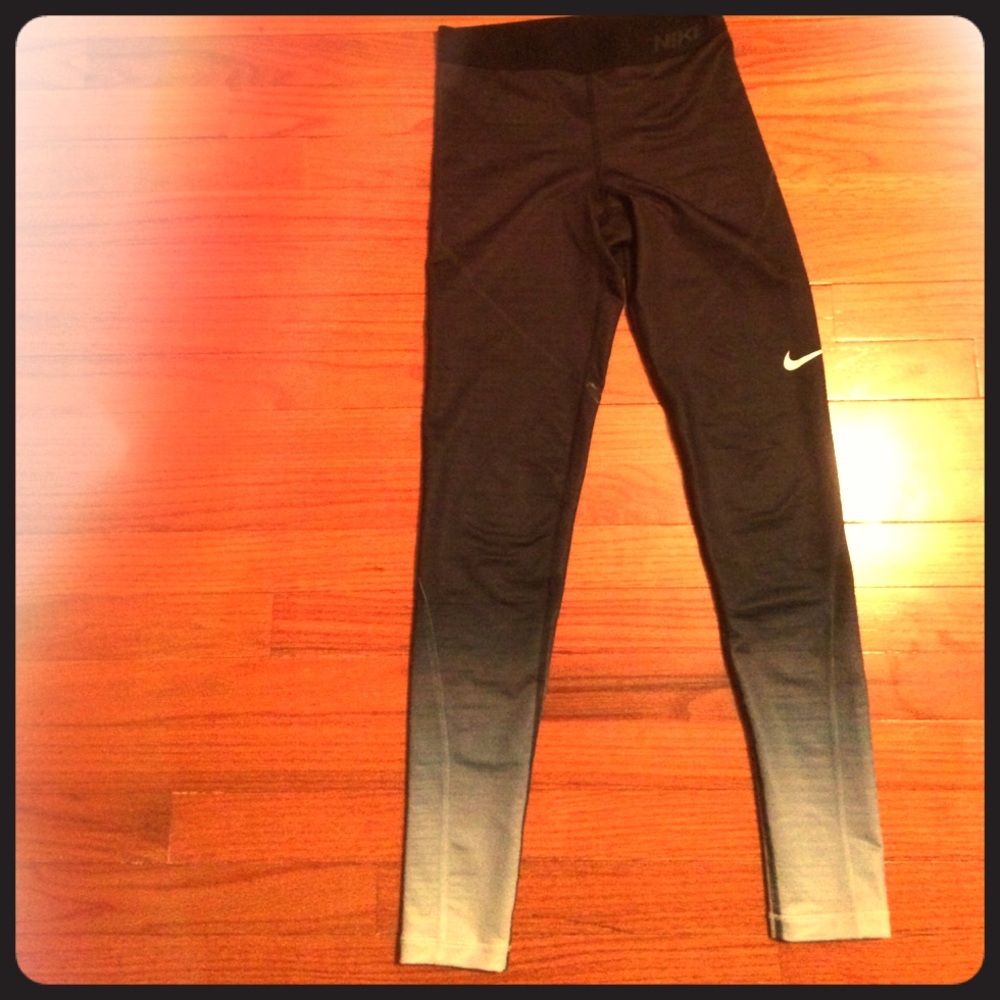 Nike Pro hyperwarm leggings Size S
