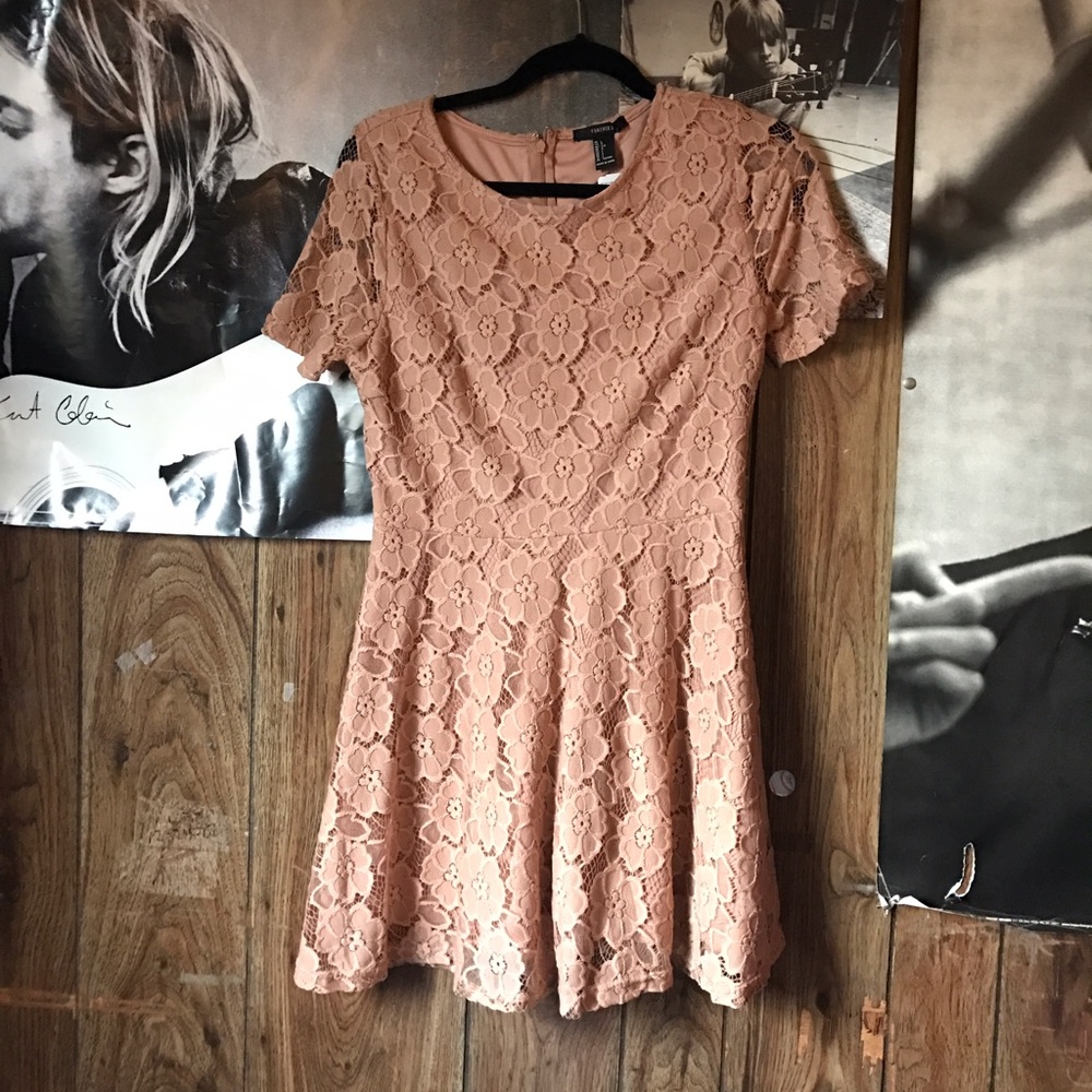 Short Sleeve Lite Pink Floral Lace Dress