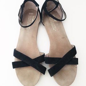 9.5 toms sandals