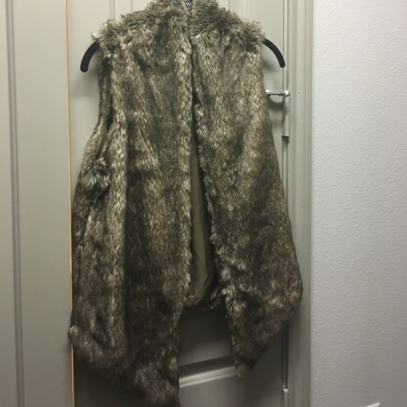 Fur vest - Picture 2 of 4