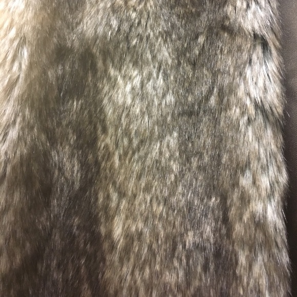 Fur vest - Picture 3 of 4