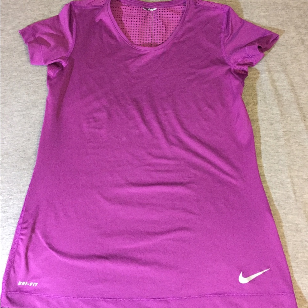 🎾🏐🏋🏽‍♀️⛹🏼‍♀️Nike athletic top🏋🏽‍♀️🏐🎾