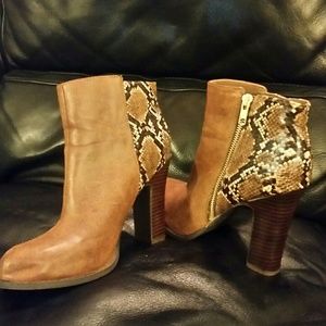 KENNETH COLE REACTION BOOTS SIZE 7.5