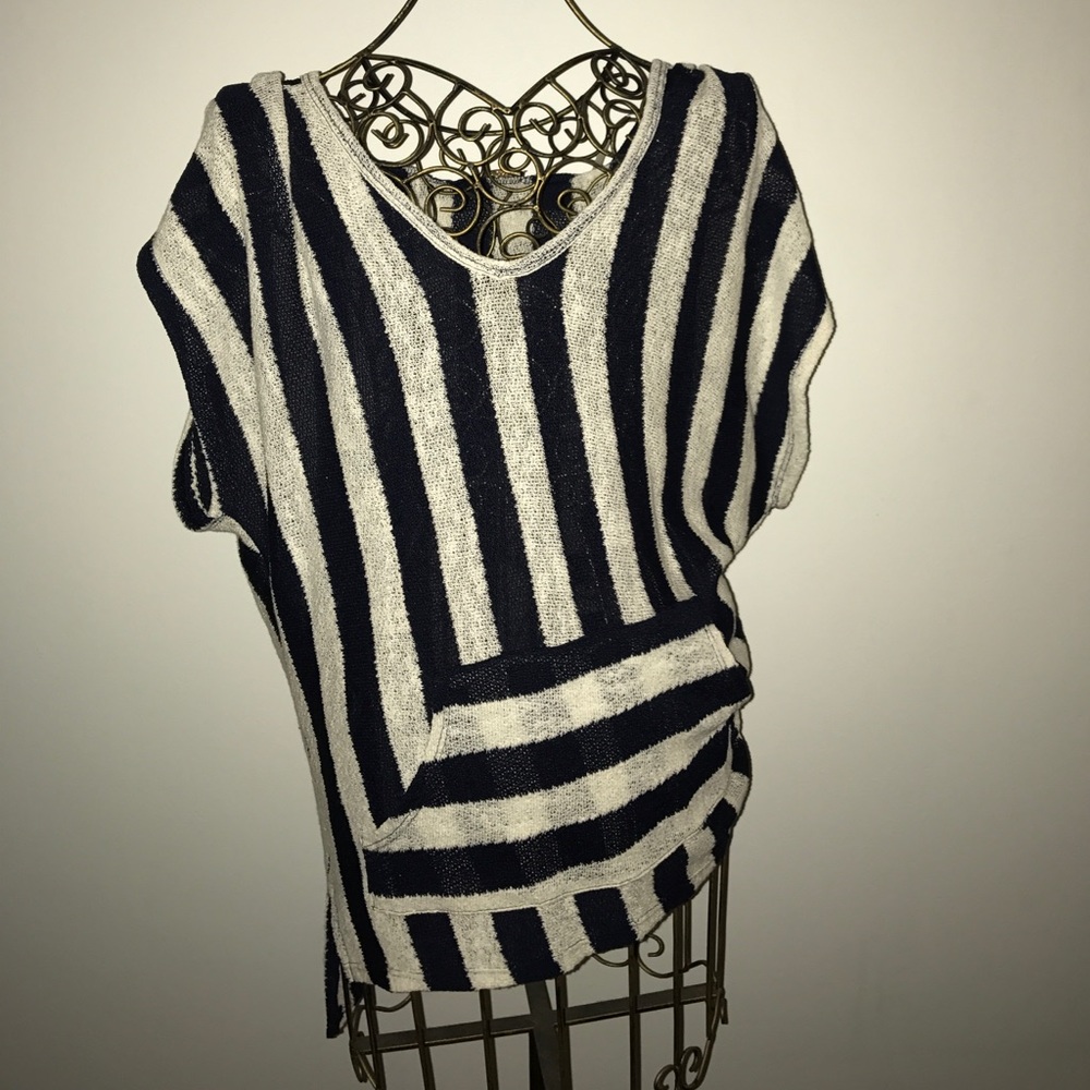 Hooded Short Sleeve Sweater
