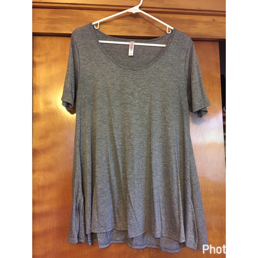 LuLaRoe Gray medium Perfect Tee
