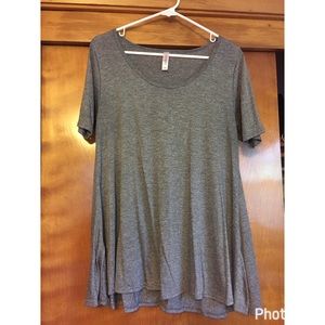 LuLaRoe Gray medium Perfect Tee