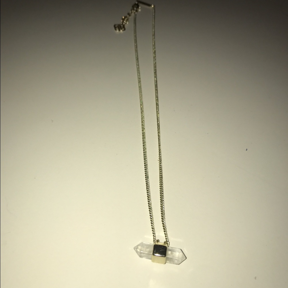 Kendra Scott necklace