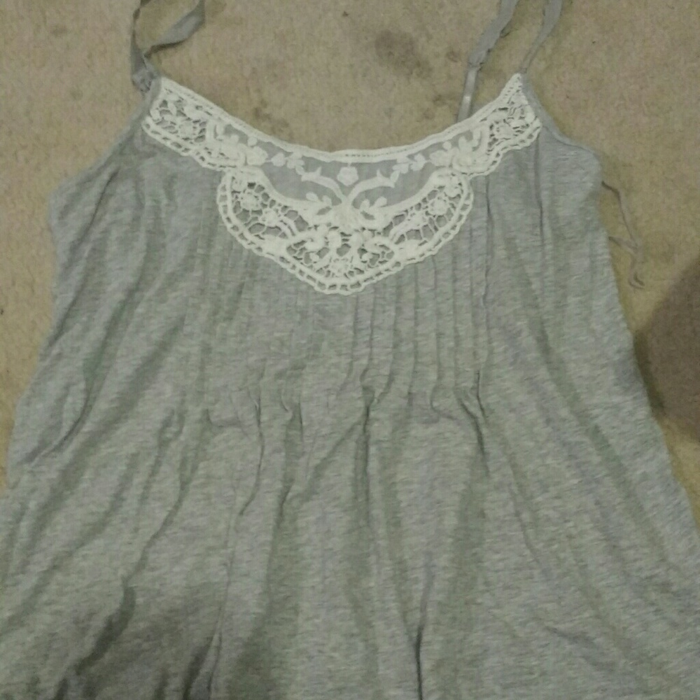 Aeropostale grey tanktop with lace