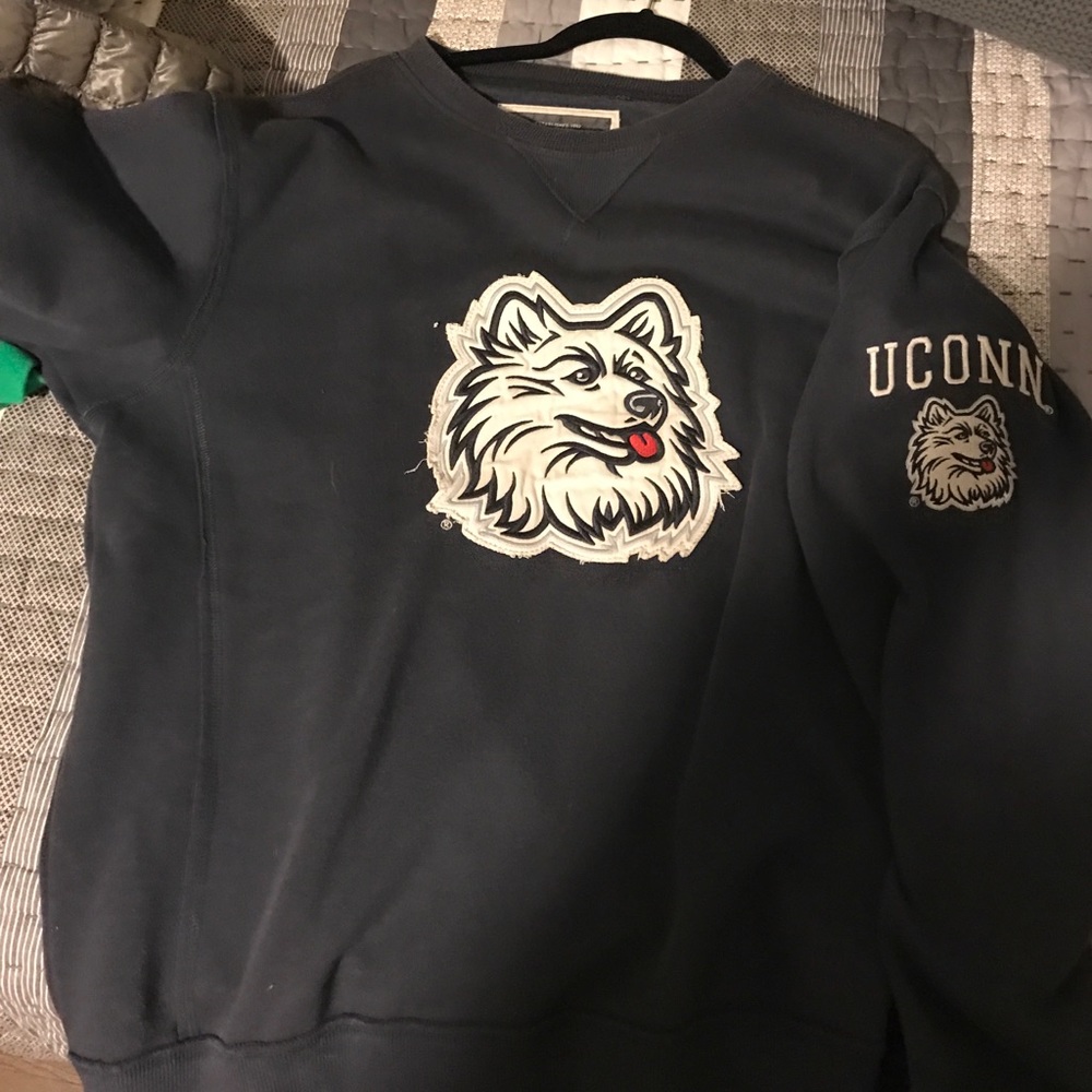 UCONN vintage style crew neck