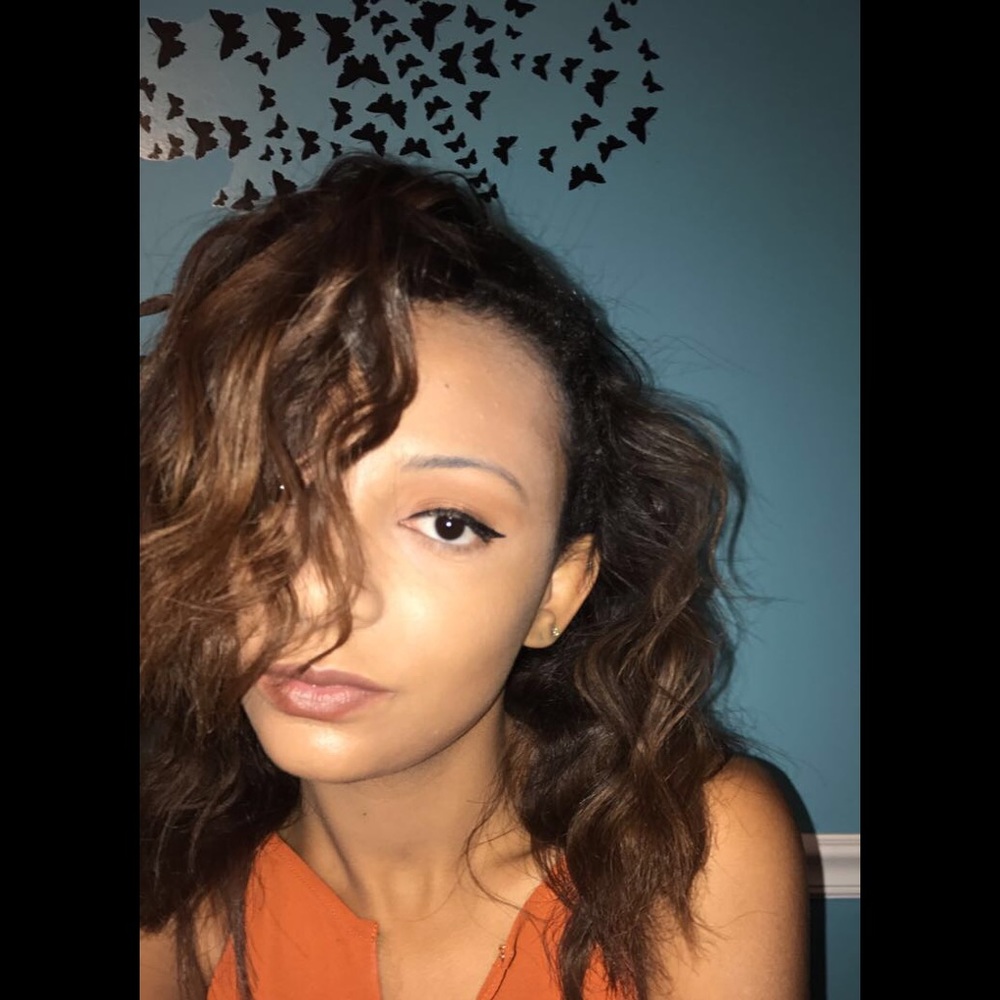 Meet your Posher, Chikosia