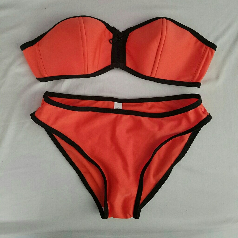 Strapless bikini set