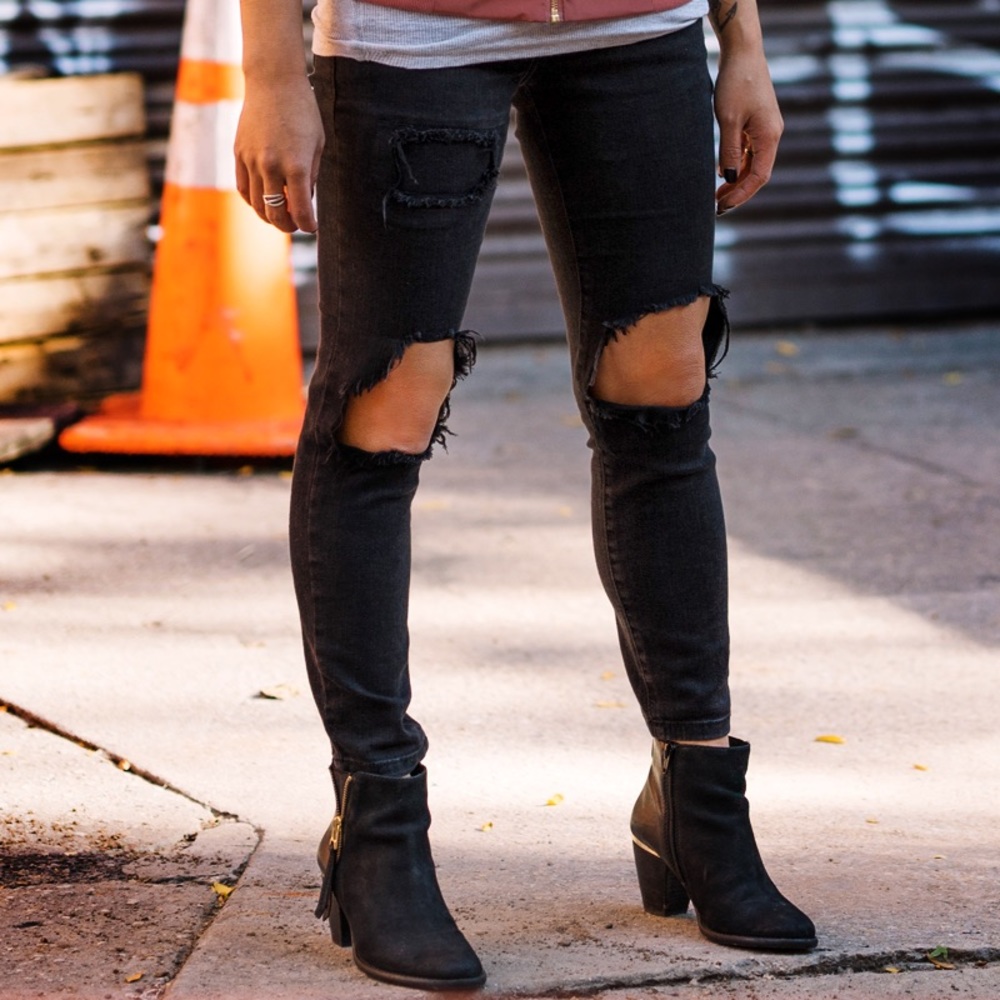 Black Destroyed Jeans