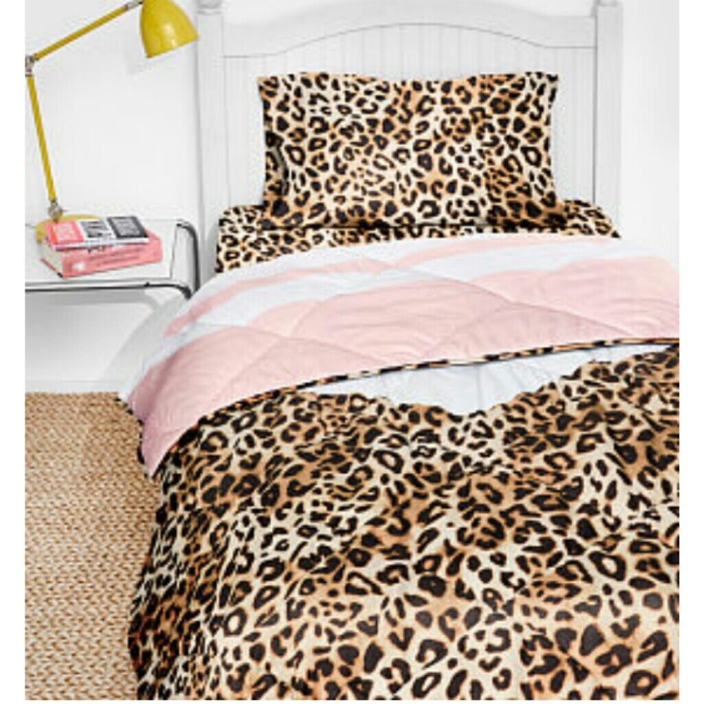 Victoria Secret Comforter set