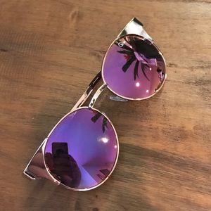 QUAY ASHA GOLD SUNGLASSES!