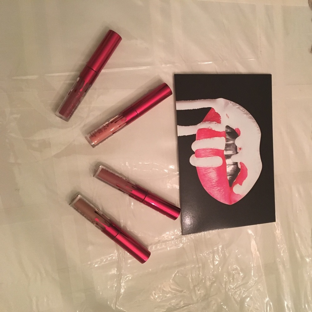 KYLIE SINGLES VALENTINE COLLECTION