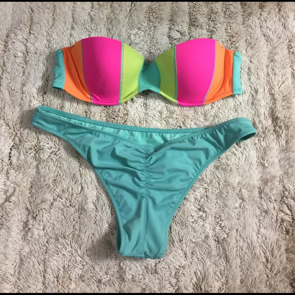 VS bikini