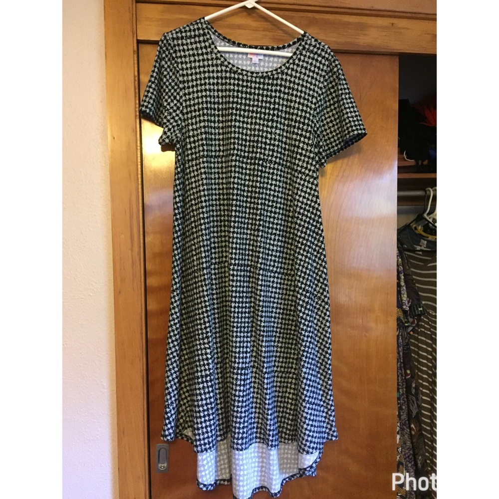 LuLaRoe Large Carly dress, black and grey