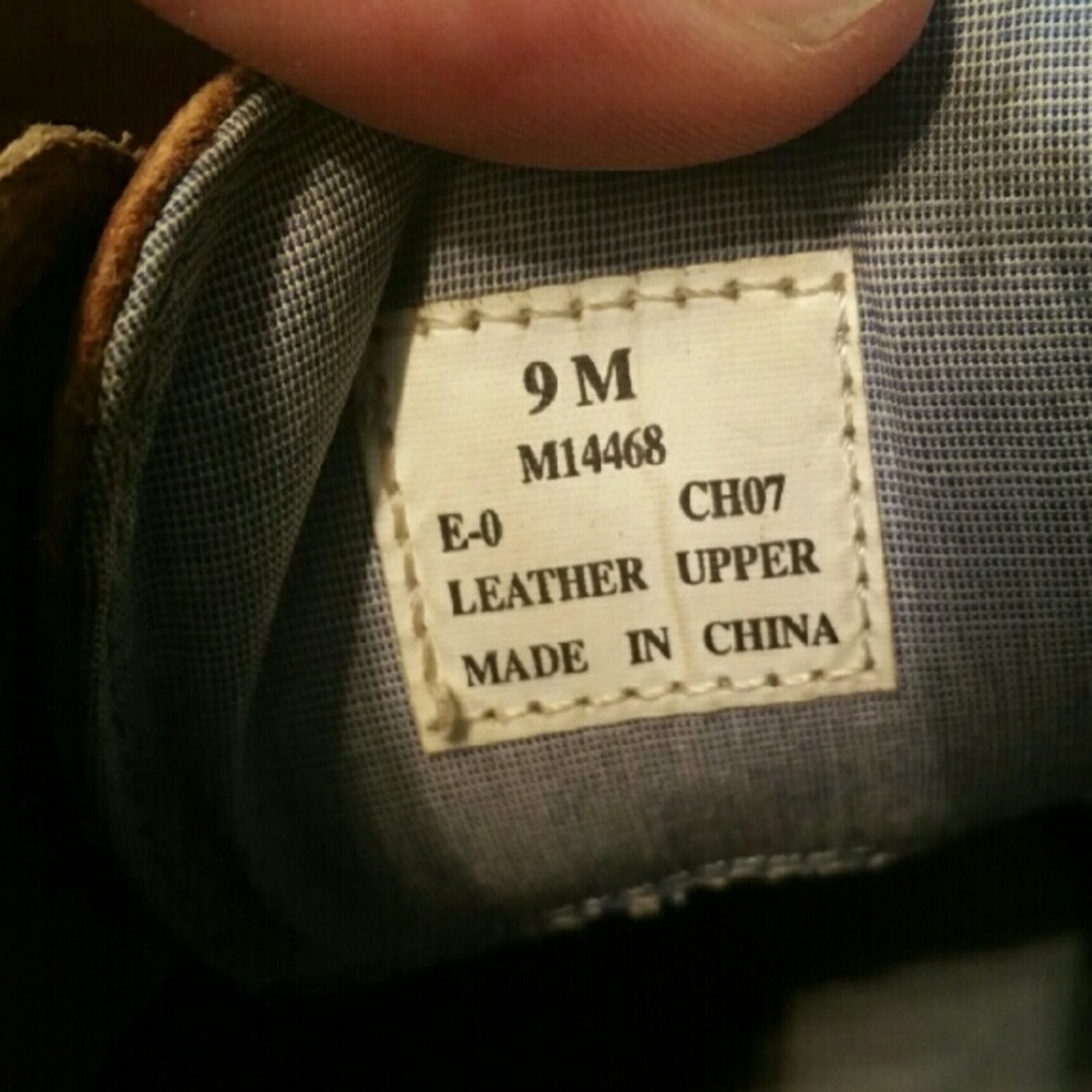 Tommy Hilfiger boat shoes in good condition size 9 - Picture 4 of 4