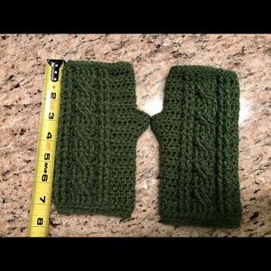 Crocheted hand / wrist warmers