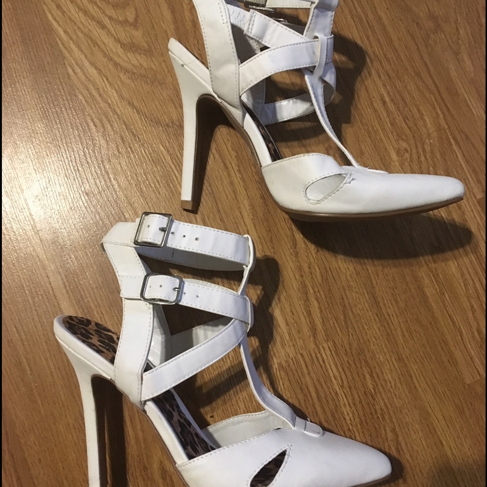New Qupid dress shoes T-strap heel