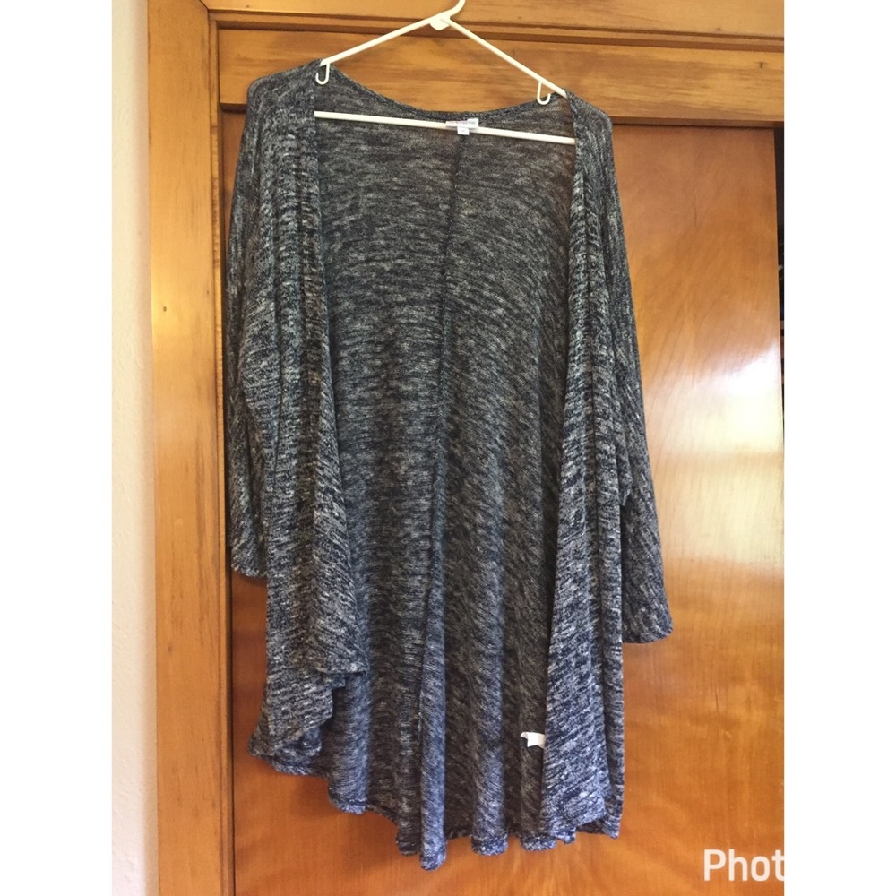 LuLaRoe Medium Lindsay cardigan, navy