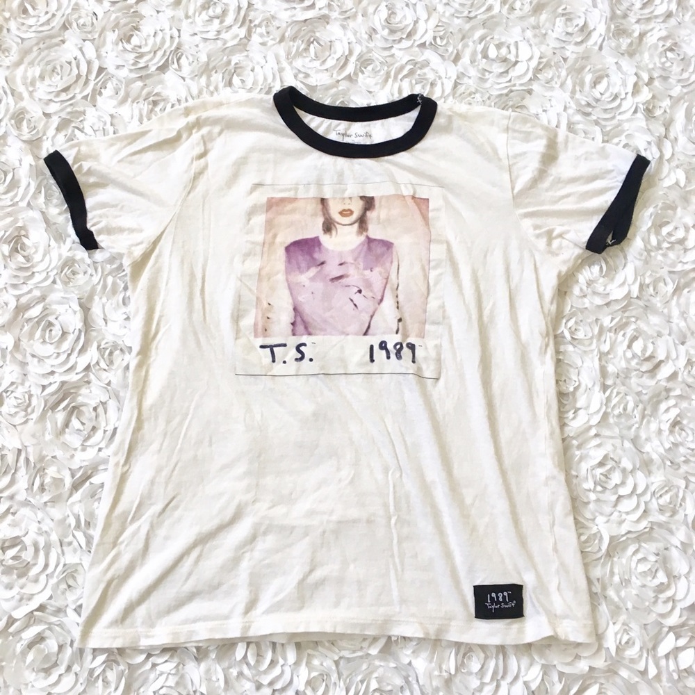 Taylor Swift 1989 Tour Vintage Band Tee
