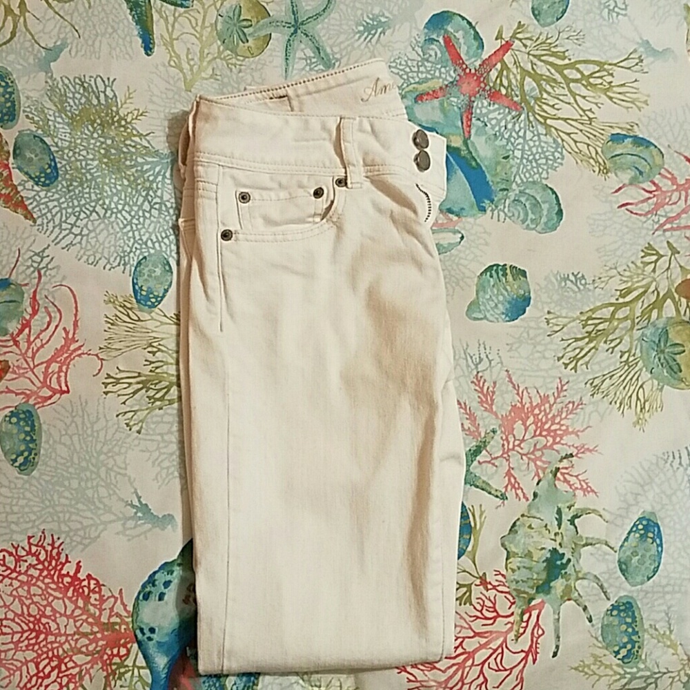 White american eagle jeans size 2