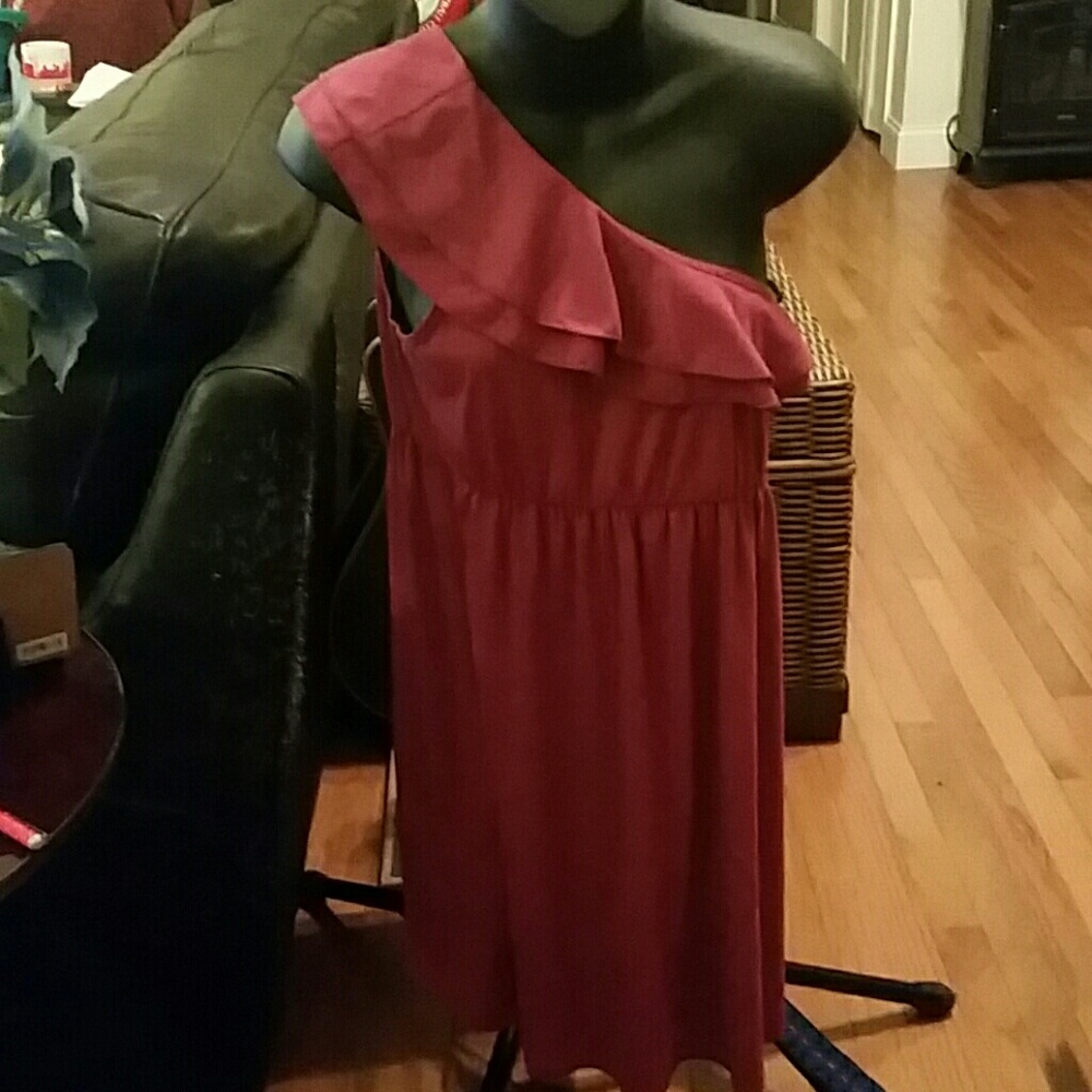 Pink off the shoulder, ruffled dress Size M