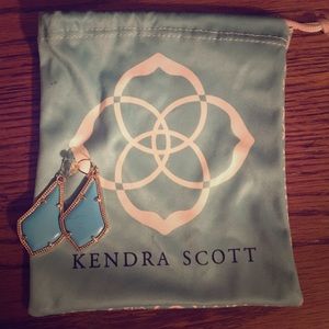 Brand new never warn Kendra Scott earrings
