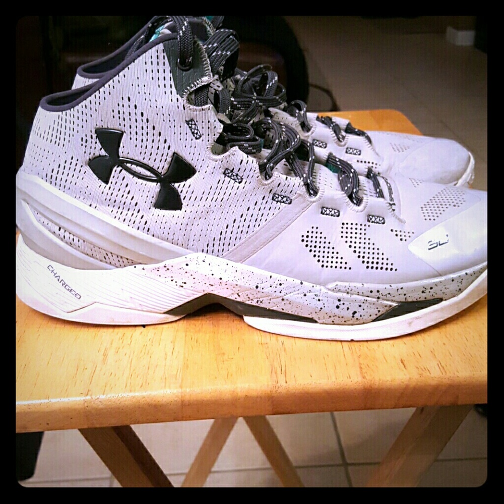 A pair of Steph Curry shoes