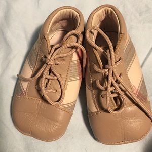 Authentic Burberry short bottom shoes