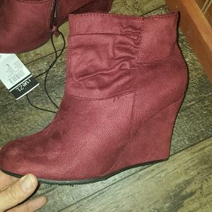 Burgundy red crimson booties