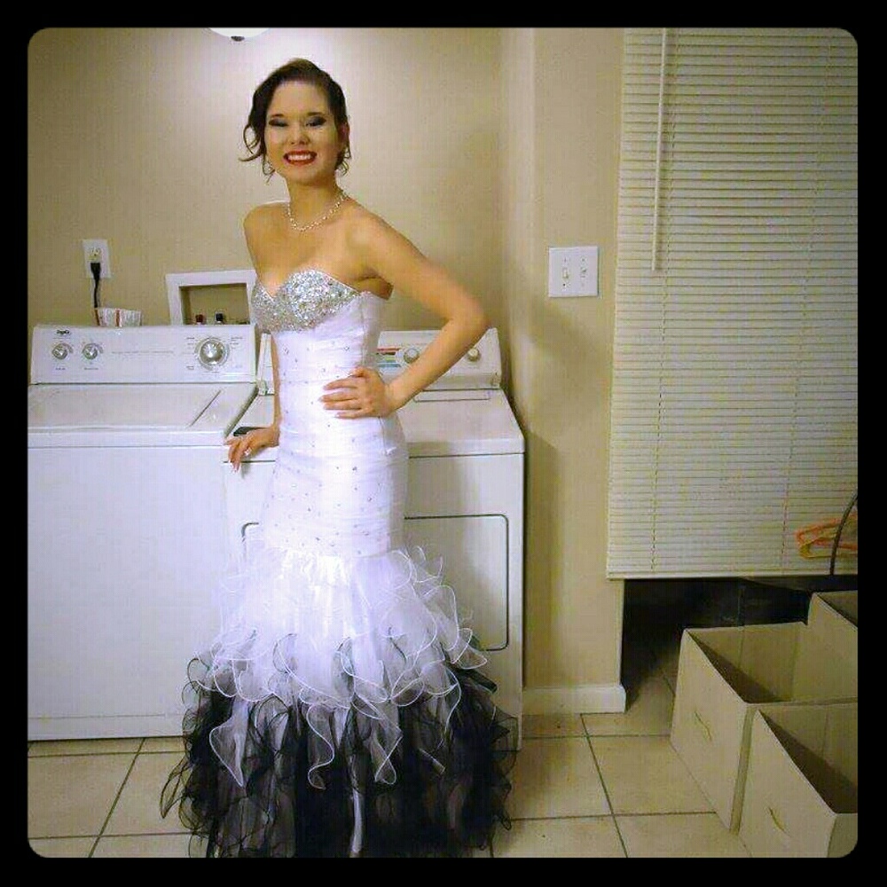 Black/white prom~pageant dress