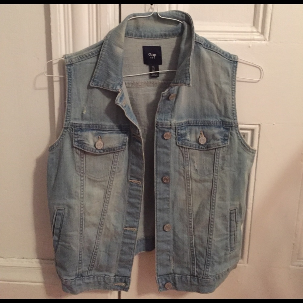 GAP: Distressed Denim Vest - Picture 3 of 5