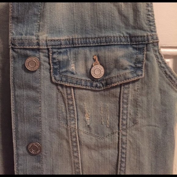 GAP: Distressed Denim Vest - Picture 5 of 5