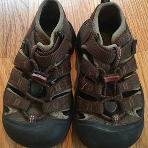 Kids keen sandals