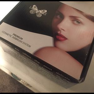 Airbrush make up kit!