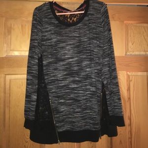 Lucky Brand Long sleeve lace back top