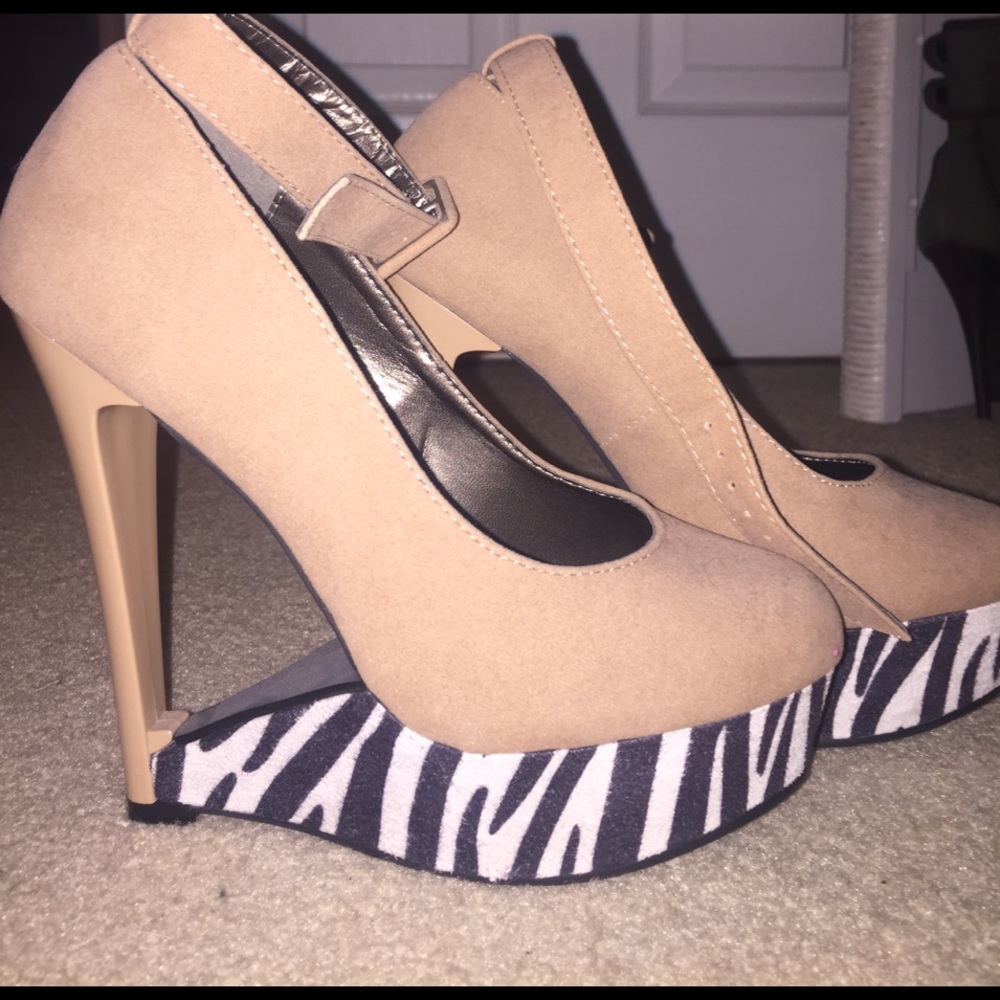 Nude wedge/heels