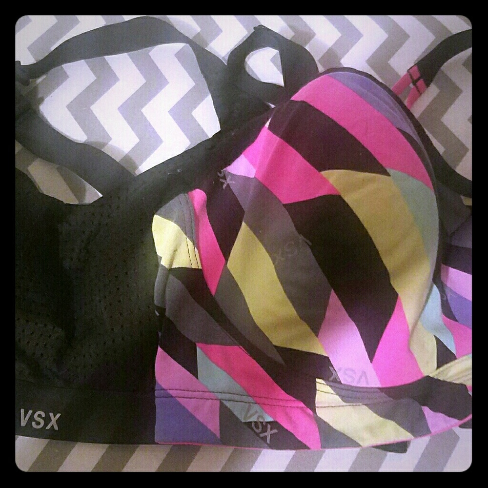 ❌SOLD❌Victorias Secret sports bra bundle (2)