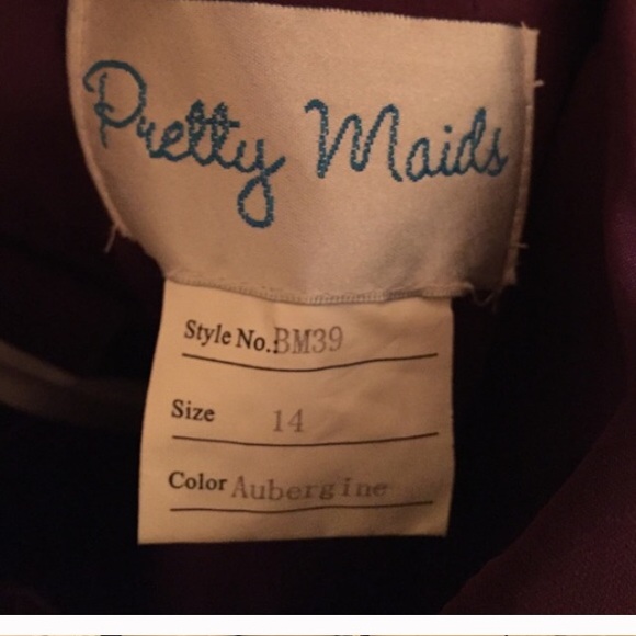 Formal dress! - Picture 3 of 4