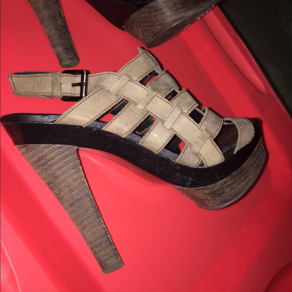Naughty monkey sandal heels